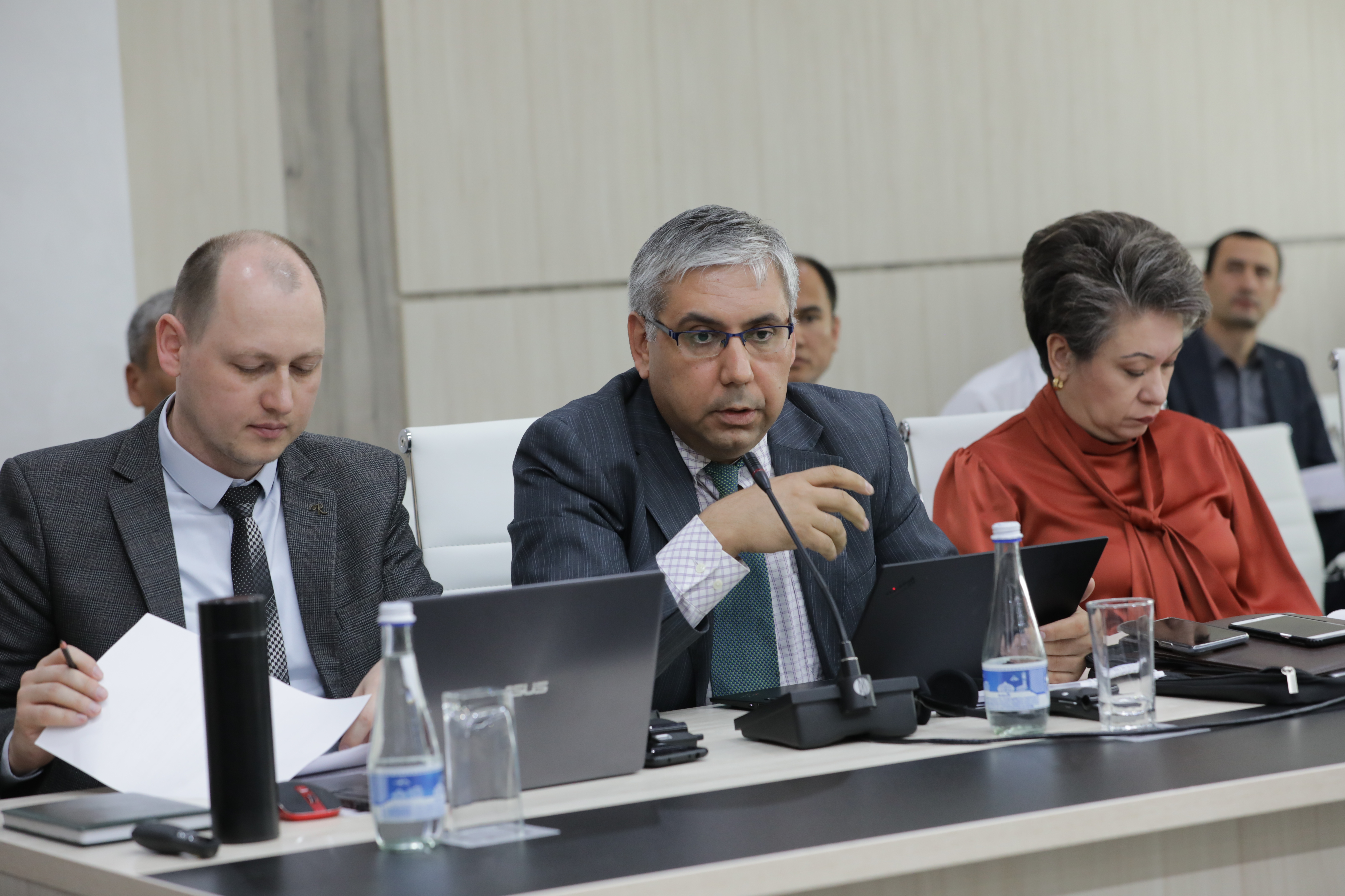 Round table